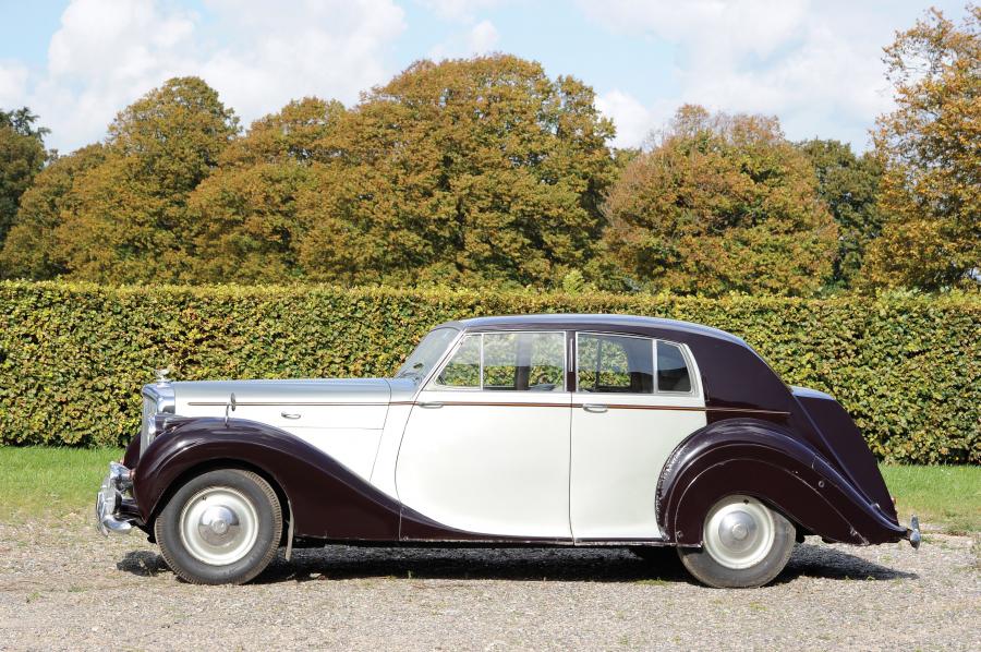  Bentley Mark VI Saloon by James Young 1949 года  (фото 9 из 9)